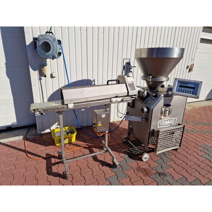 VEMAG R 500 Vacuum Filler | 2004 | 5.7 kW | with Conveyor