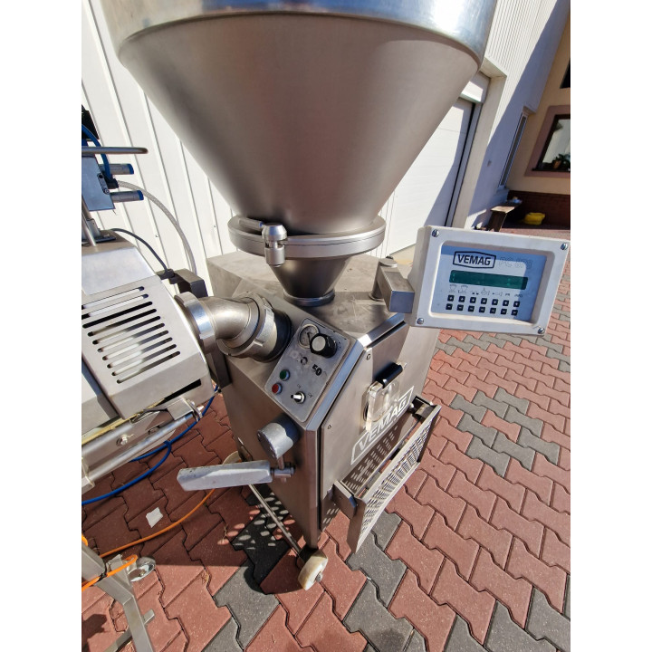 VEMAG R 500 Vacuum Filler | 2004 | 5.7 kW | with Conveyor