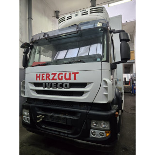 Iveco Eurocargo 330 Chłodnia Winda Strali izoterma 19 tons uszkodzone