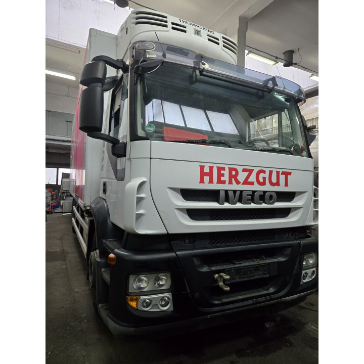 Iveco Eurocargo 330 Chłodnia Winda Strali izoterma 19 tons uszkodzone