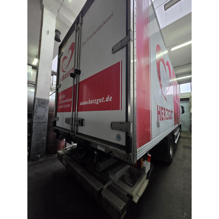 Iveco Eurocargo 330 Chłodnia Winda Strali izoterma 19 tons uszkodzone